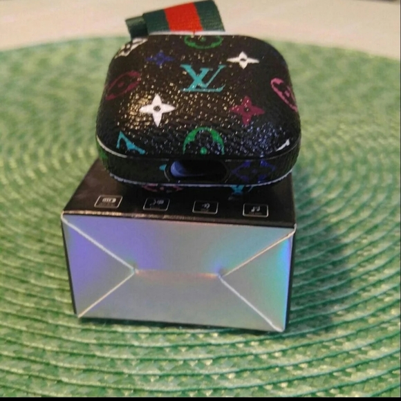 Airpod case - Picture 3 of 4